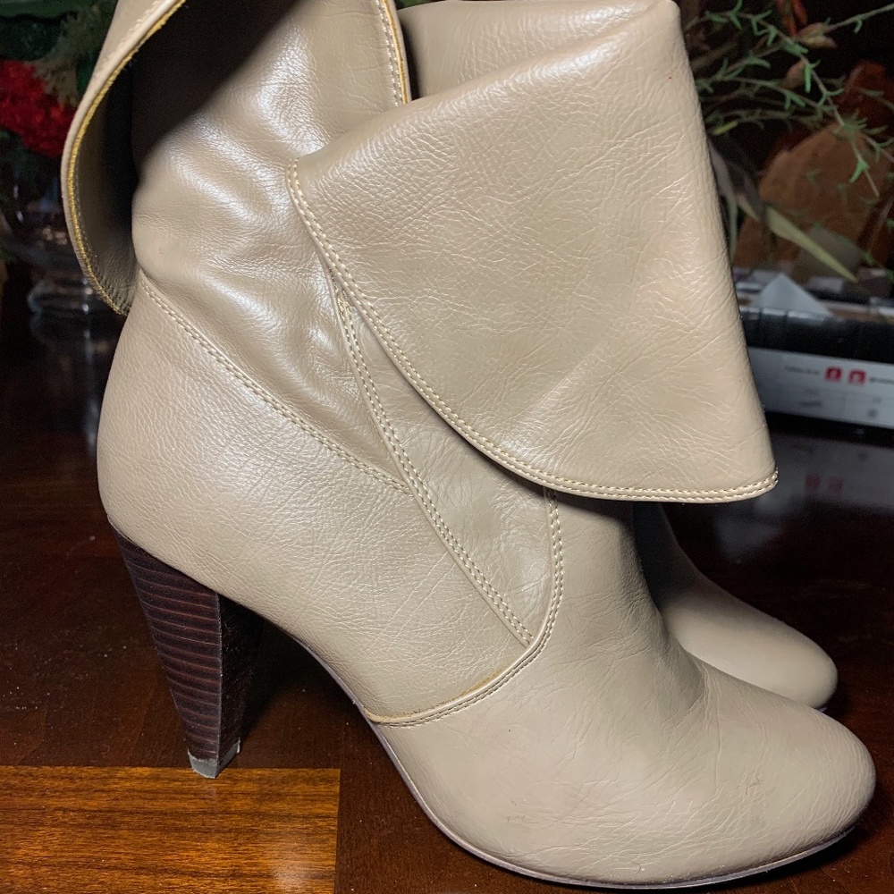 Very Volatile Cloak Boots